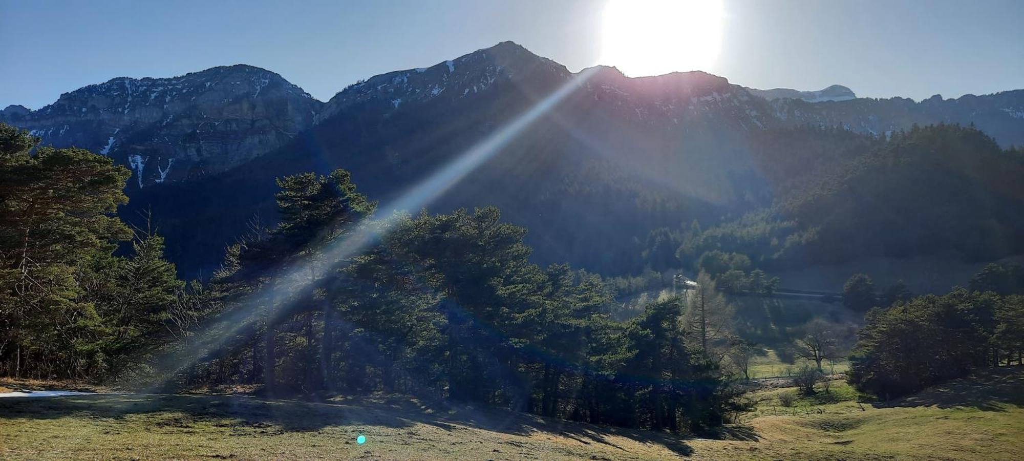 Les Vagabonds Du Mont Bed & Breakfast Chichilianne ภายนอก รูปภาพ